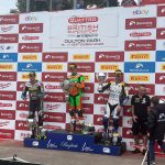 Jaimie van Sikkelerus op het podium in Oulton Park